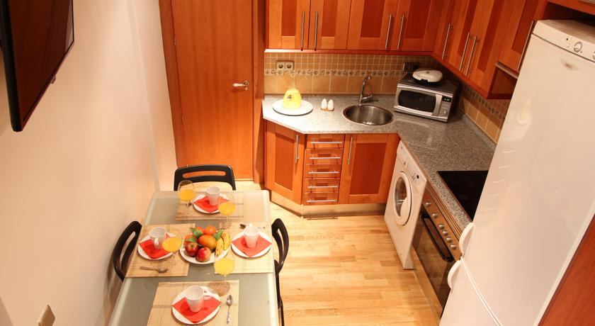 Apartamentos Good Stay Prado Madrid Szoba fotó