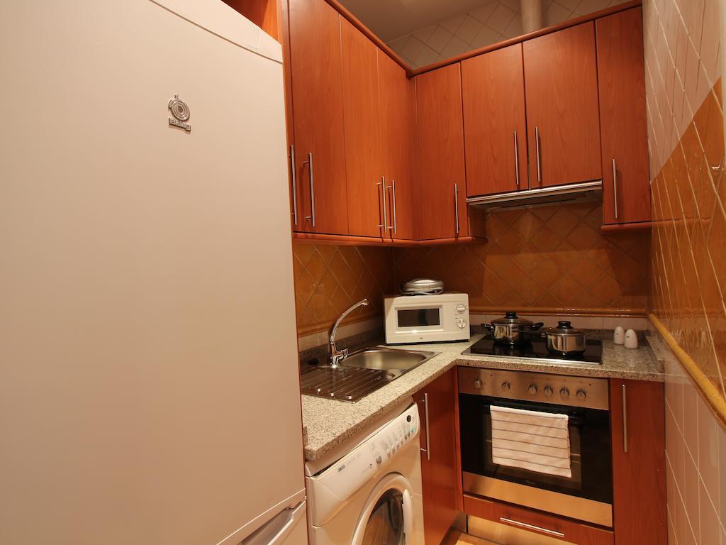 Apartamentos Good Stay Prado Madrid Szoba fotó