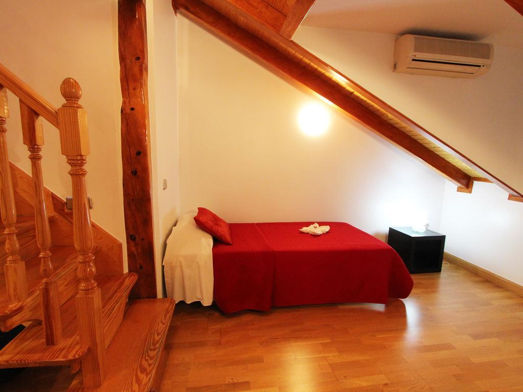 Apartamentos Good Stay Prado Madrid Szoba fotó