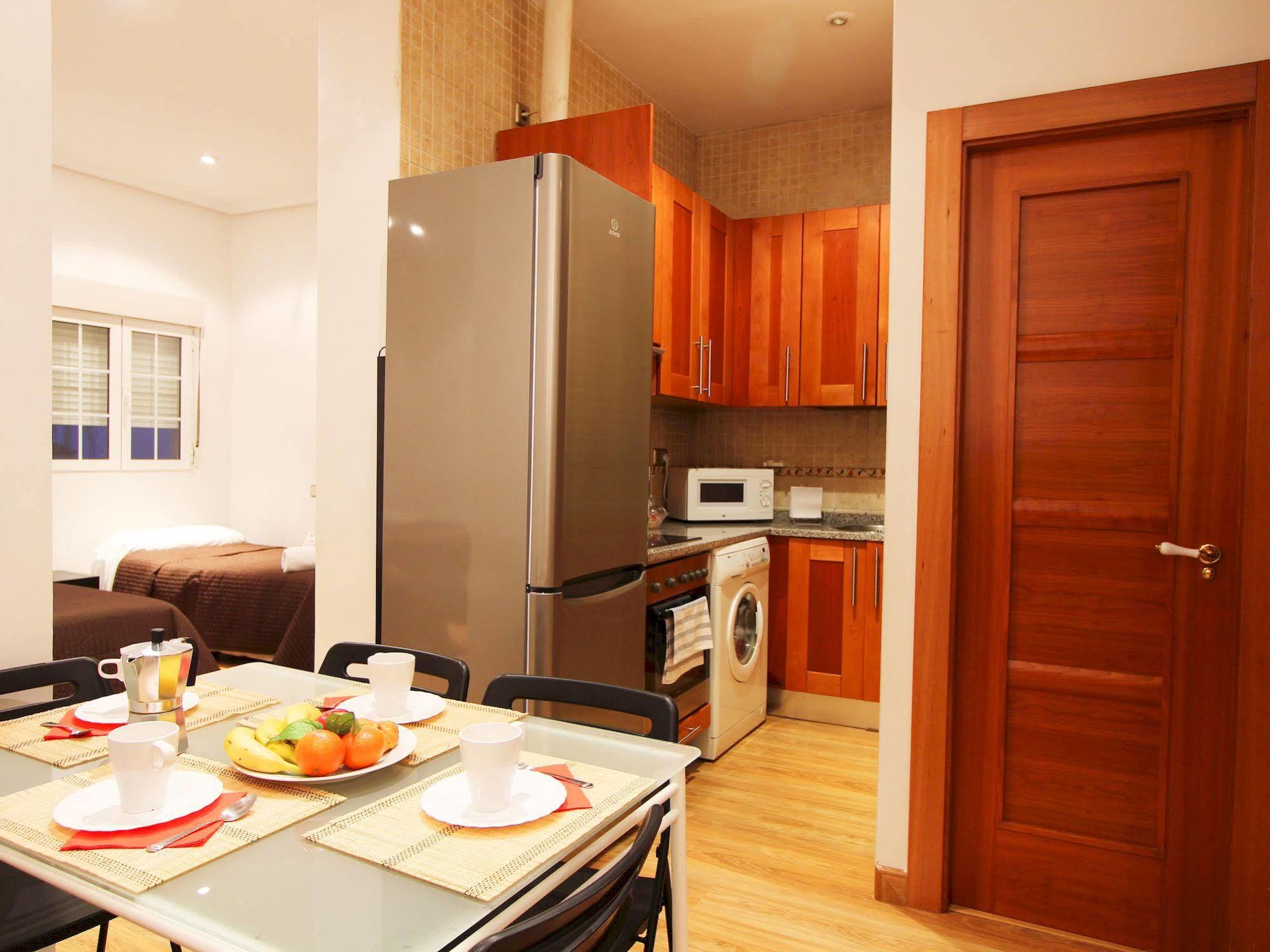 Apartamentos Good Stay Prado Madrid Kültér fotó