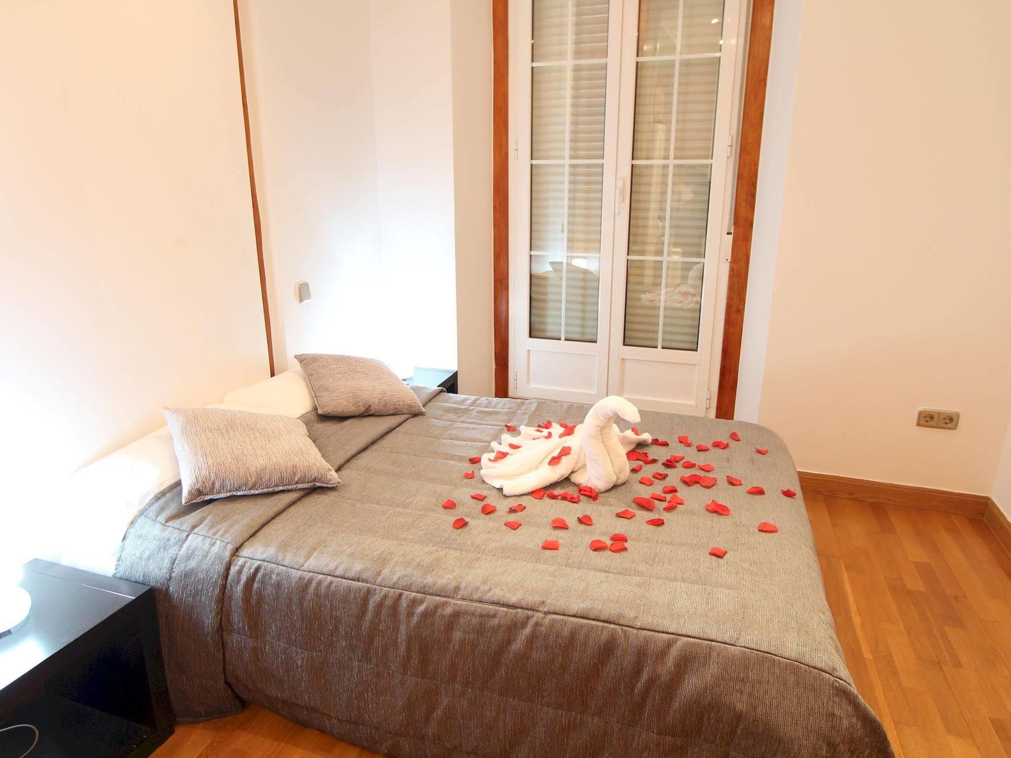Apartamentos Good Stay Prado Madrid Kültér fotó