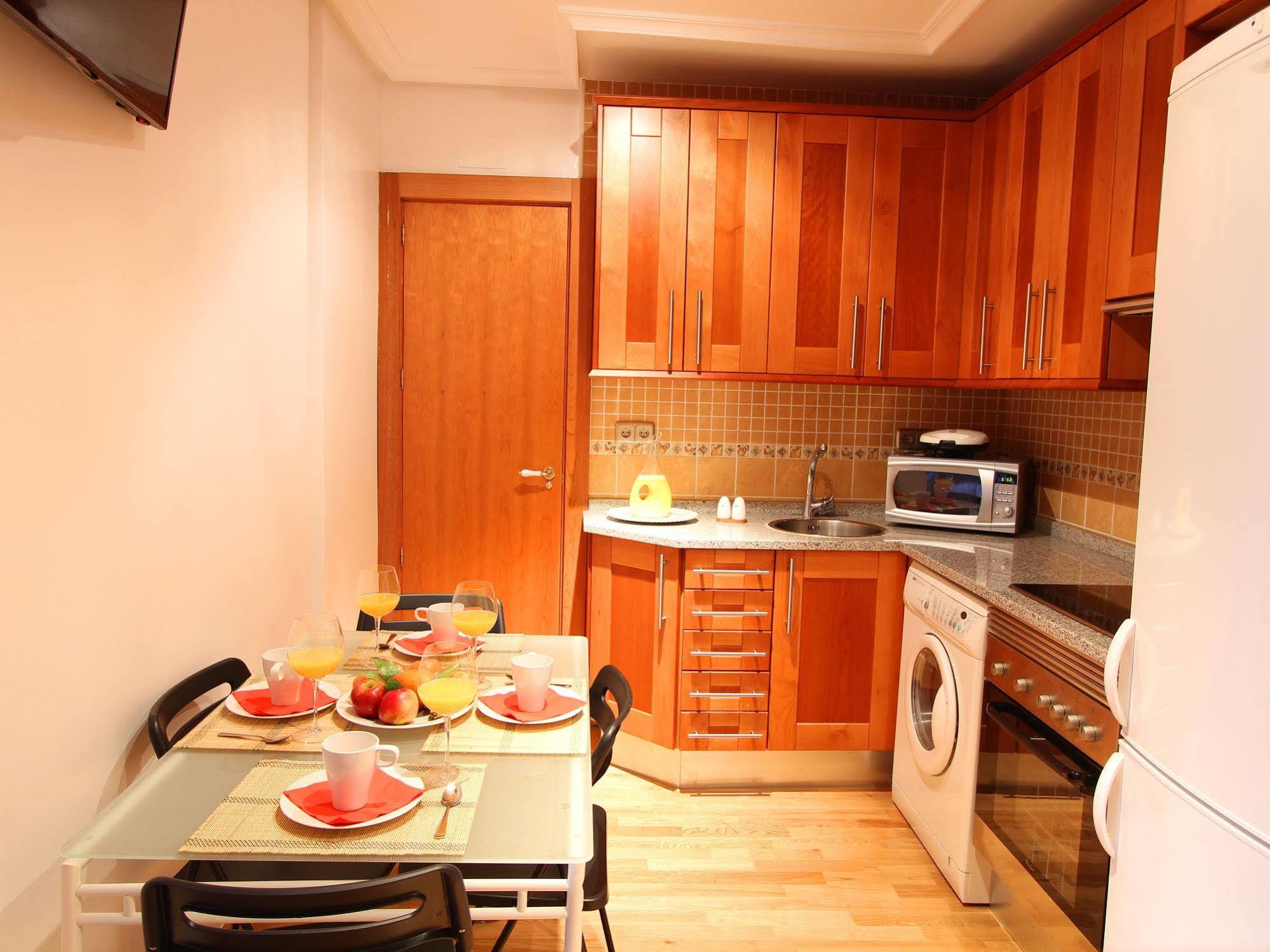 Apartamentos Good Stay Prado Madrid Kültér fotó